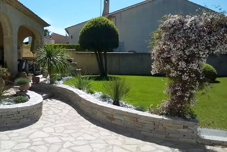 Aménagement extérieur d'une villa près de Montpellier
